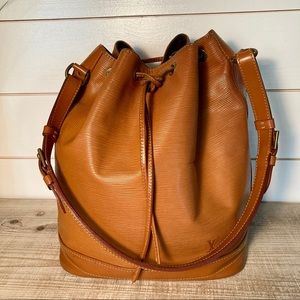 ❌SOLD❌Louis Vuitton Epi Noé Kenyan